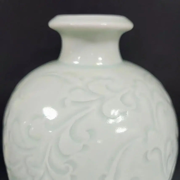 [BUNJANG] Song Dynasty Yingqingyao Celadon Vase with Peony and Arabesque Motif / 중국도자기                송대 영청요 모란당초문 매병