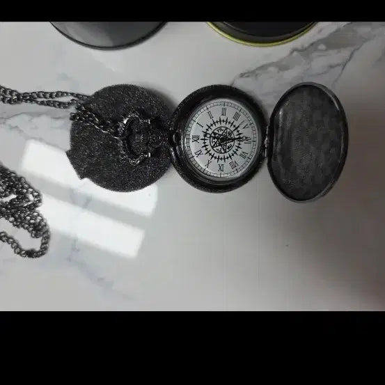 [BUNJANG] Black Butler Pocket Watch &amp; Blue Gemstone Ring Bundle / 흑집사 회중시계&amp;파란색 보석반지 일괄 상태 좋아요