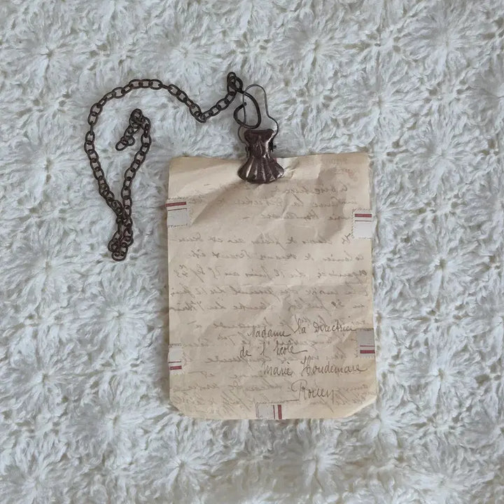 [BUNJANG] Antique Metal Memo Clip with Vintage French Documents / 클립체인 메모클립 페이퍼클립 앤틱걸이 빈티지걸이 앤틱소품 빈티지소품 빈티지지류 앤틱지류