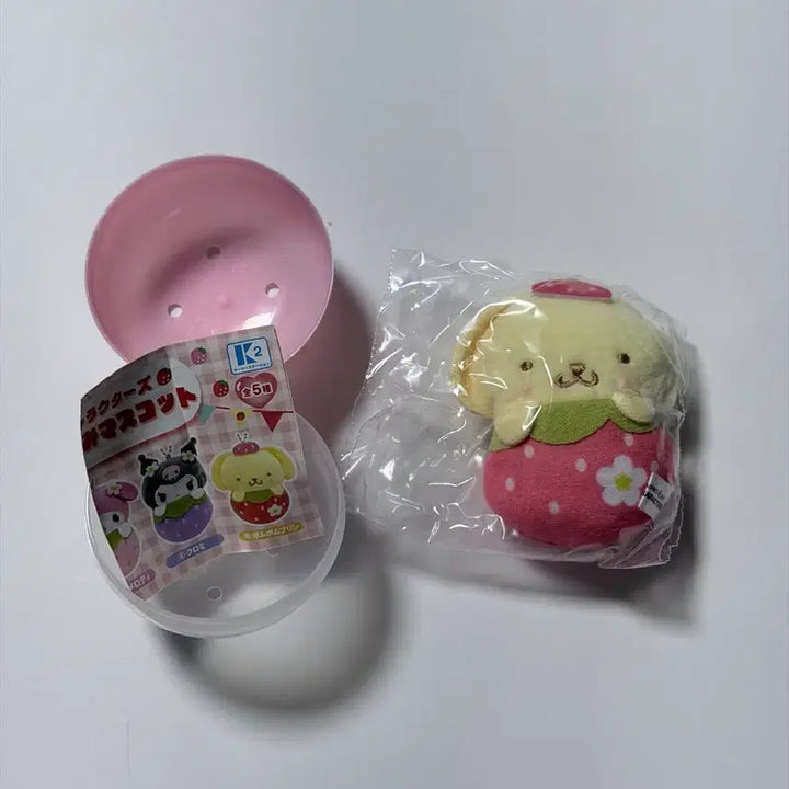 [BUNJANG] Sanrio Pompompurin Strawberry Outfit Plush Gacha / 산리오 폼폼푸린 딸기 인형 가챠
