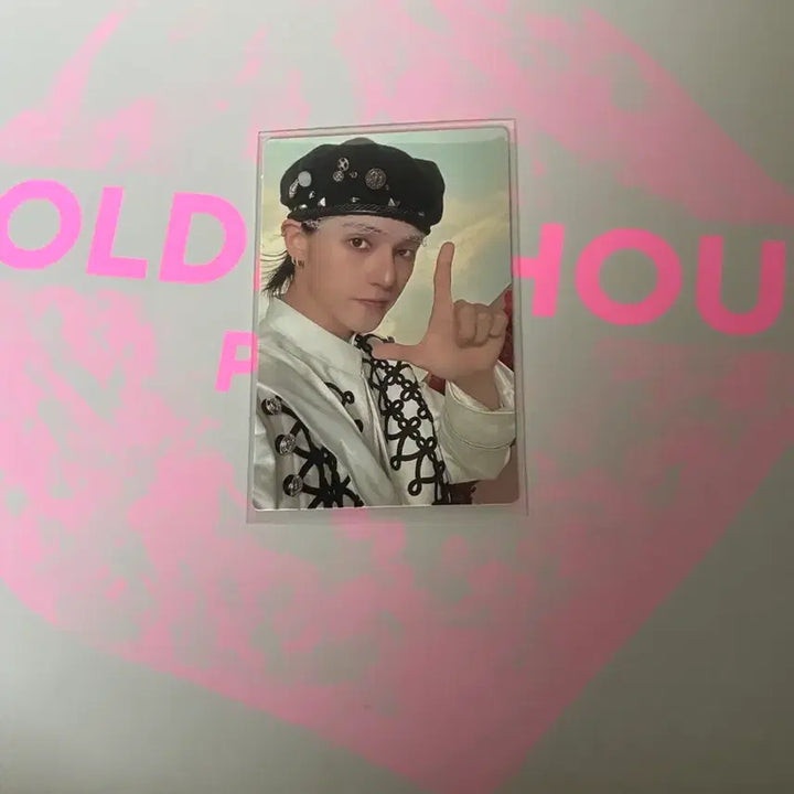 [BUNJANG] Ateez LP Adrenaline Golden Hour 5 Wooyoung Photocard (Unsealed) / 에이티즈 LP 포카 우영 포함 (단순개봉)