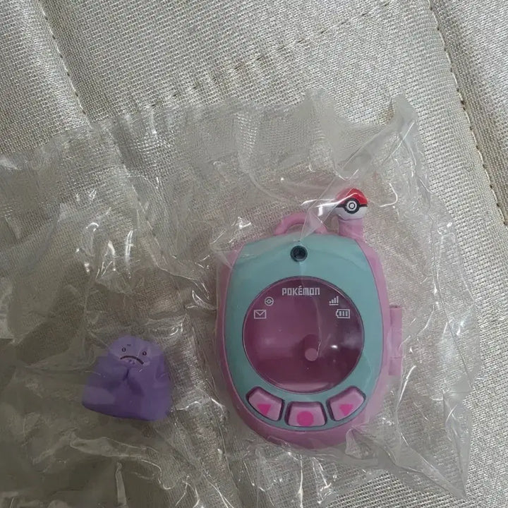 [BUNJANG] Pokemon Metamon Feature Phone Gachapon / 성수 포켓몬 메타몽 팝업 가챠 피쳐폰