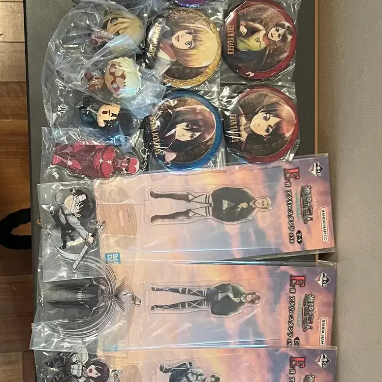 [BUNJANG] Attack on Titan Ichiban Kuji Ichiban Kuji Lower Prize Bundle Set (Choco-no-ko, Acrylic, Cat Badge, Keyring) / (택포 10)진격의 거인 제일복권 하위상 일괄 판매 (초코노코, 아크릴, 캣배찌, 키링) E상+F상+G상+H상+I상
