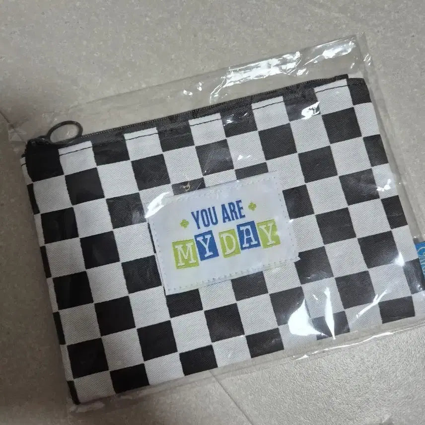 [BUNJANG] Day6 Pouch &amp; Sticker Set / 데이식스 파우치&amp;스티커 세트