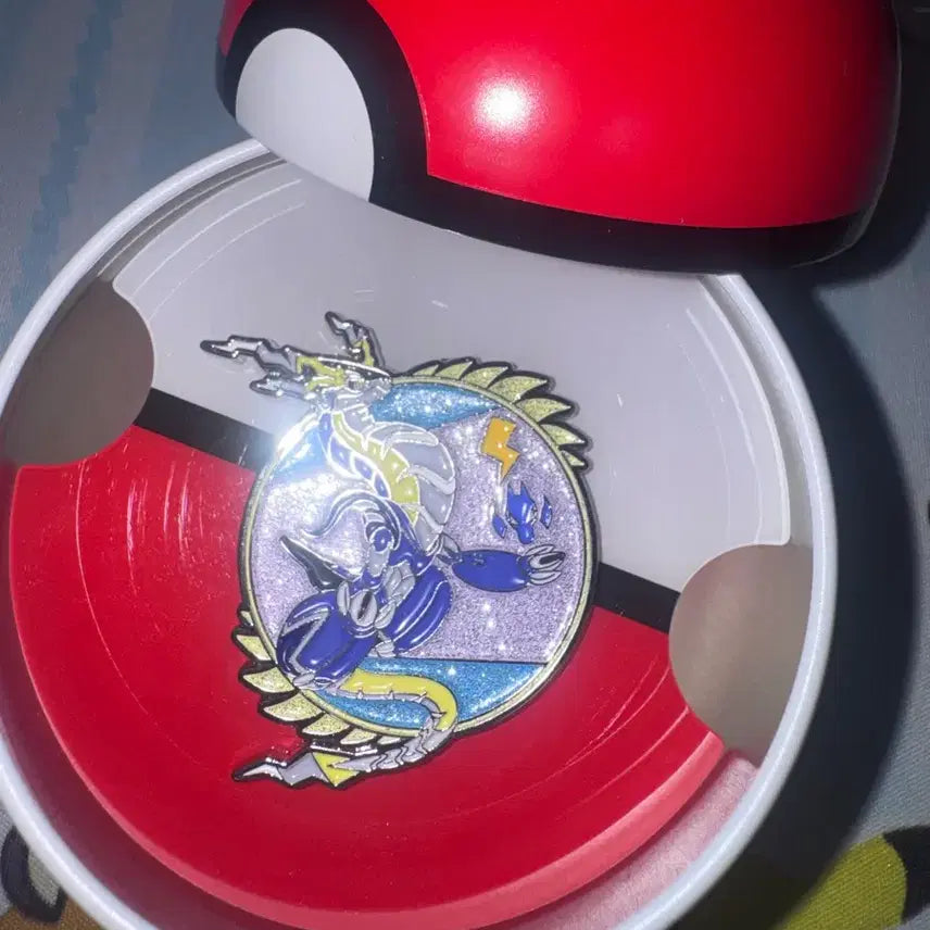 [BUNJANG] Pokemon Store Miraidon Pin Badge / 포켓몬 스토어 랜덤 뱃지 100 미라이돈 핀뱃지