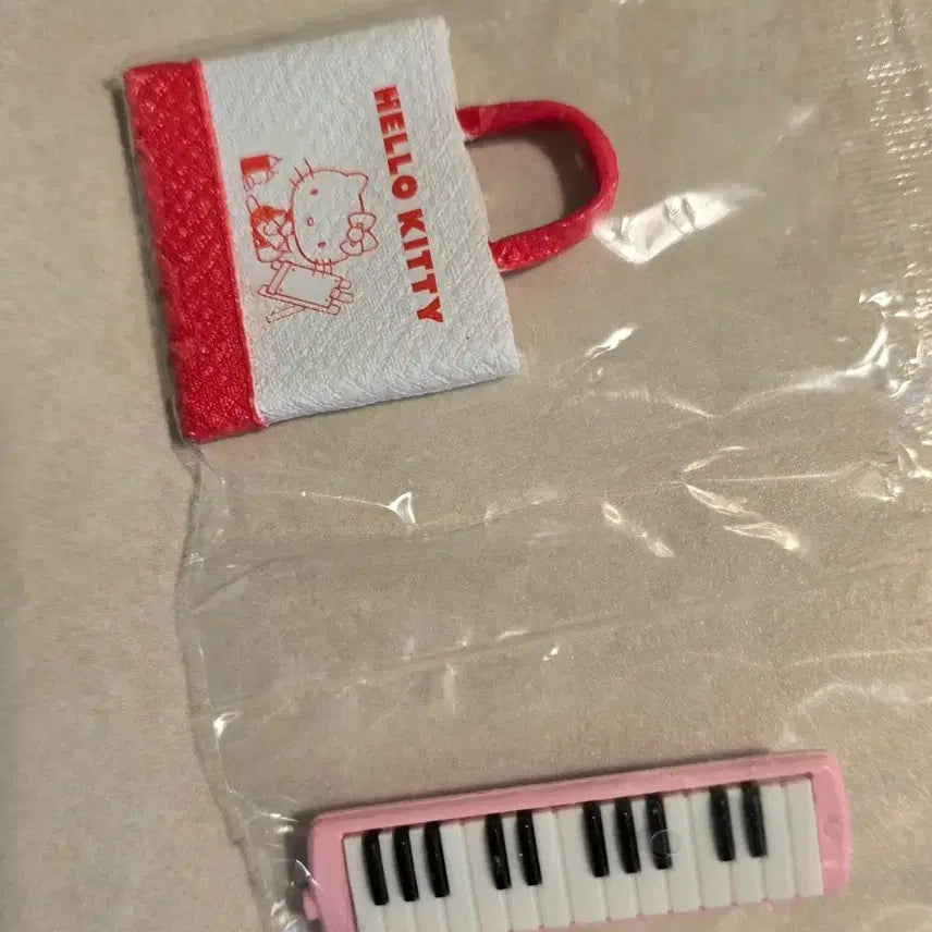 [BUNJANG] Re-Ment Hello Kitty Heartbeat Elementary School Music Practice Set 7 / 리멘트 헬로키티 두근두근 초등학생 7번