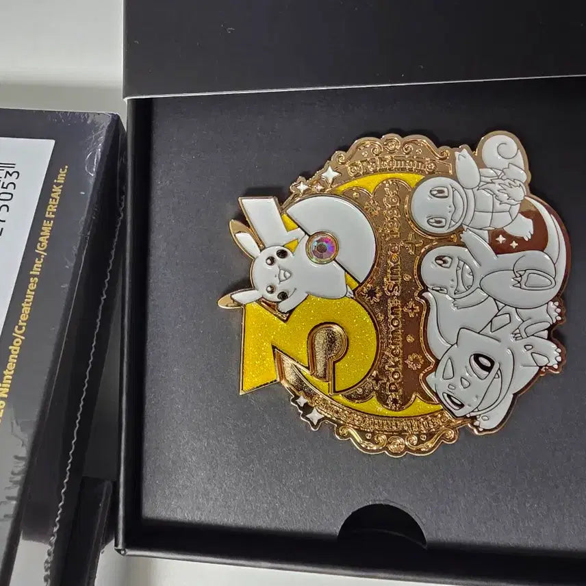 [BUNJANG] Pokemon 30th Anniversary Badge Set (March-June) / 포켓몬 30주년 뱃지 3,4,5,6월 일괄 팝니다