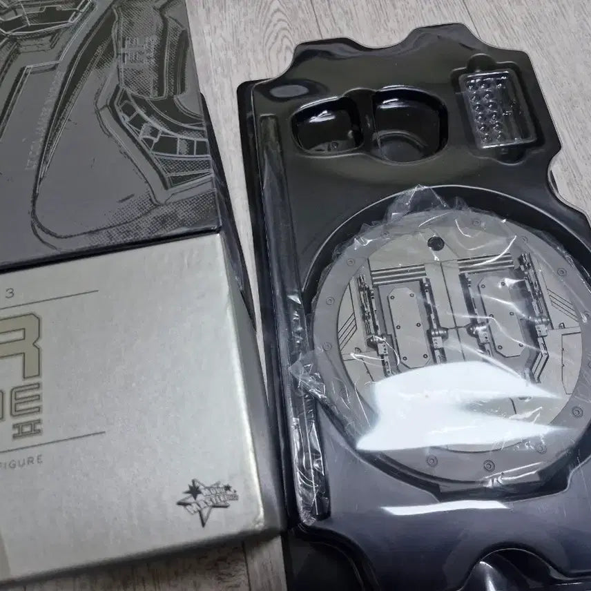[BUNJANG] Hot Toys War Machine Mark II 1/6 Scale Diecast Figure / 핫토이 워머신 마크2 1/6 피규어 다이캐스트