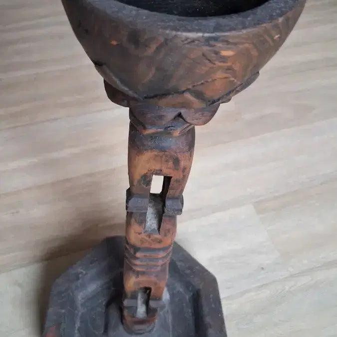 [BUNJANG] Antique Korean Carved Lotus Octagonal Wooden Oil Lamp Stand / 목제 연화문 팔각 등잔대