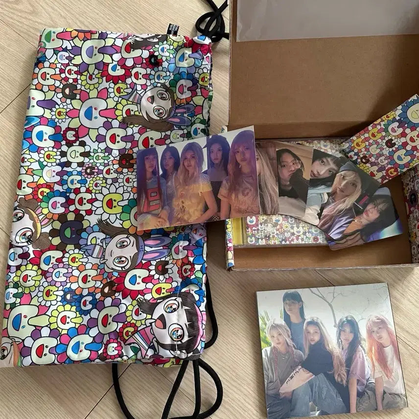 [BUNJANG] NewJeans Supernatural x Murakami Goods Bundle Set / 뉴진스 Supernatural NJ X MURAKAMI 굿즈