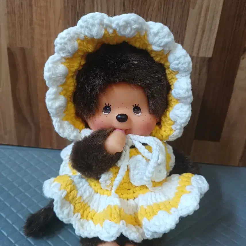 [BUNJANG] Monchhichi Yellow Dress Set / 옐로우 드레스 몬치치(인형+손뜨개옷.모자)
