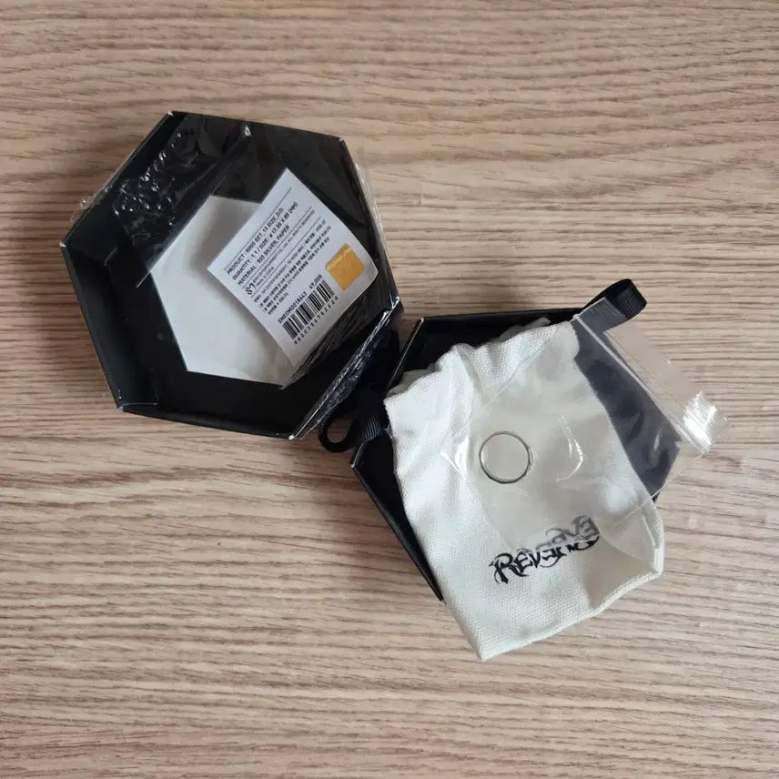 [BUNJANG] EXO Ring Size 13 (Photocard Not Included) / (포카X) 엑소 위아원링 반지 13호 단순개봉 1회 시착