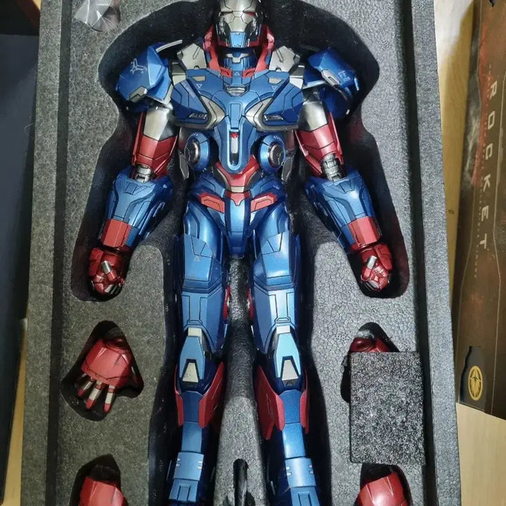 [BUNJANG] Hot Toys Iron Patriot Rocket Figure / 핫토이 아이언 패트리어트 로켓 피규어