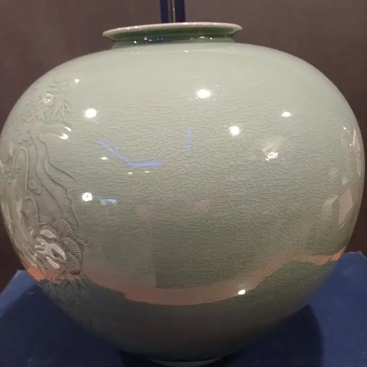 [BUNJANG] Kim Bok-han Master Celadon Ten Symbols of Longevity Vase / 한청 김복한명장 청자십장생문호