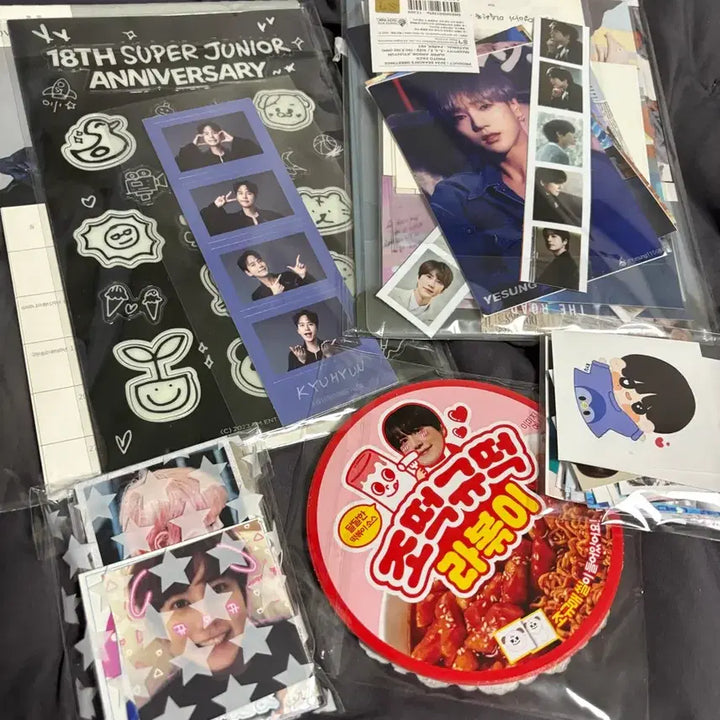 [BUNJANG] Super Junior Kyuhyun &amp; Yesung Bundle Set Unofficial Photocards / (일괄 처분) 슈퍼주니어 슈주 비공굿 규현 위주 일괄 양도 공굿 포카