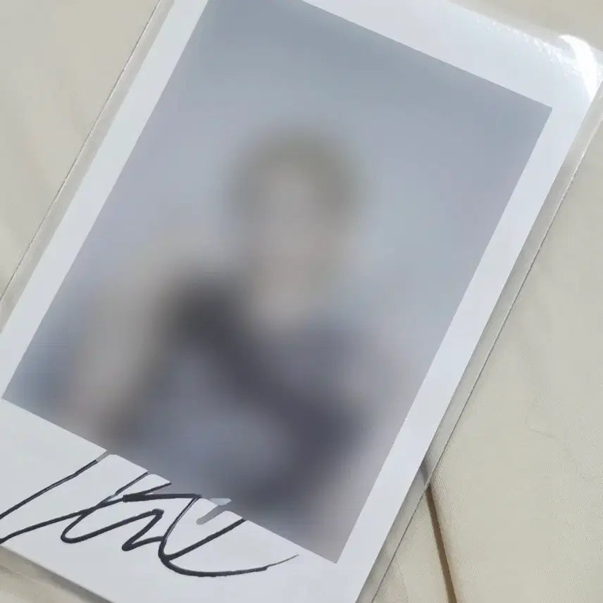 [BUNJANG] XLOV WUMUTI Autographed Polaroid Photo / 엑스러브 XLOV ASIA TOUR IN SEOUL 우무티(WUMUTI) 싸인 폴라 팔아요~