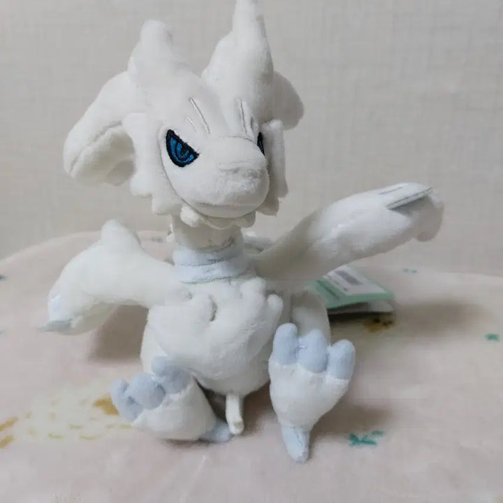 [BUNJANG] Pokemon Reshiram Fit Plush / 포켓몬스터 레시라무 fit 핏 인형