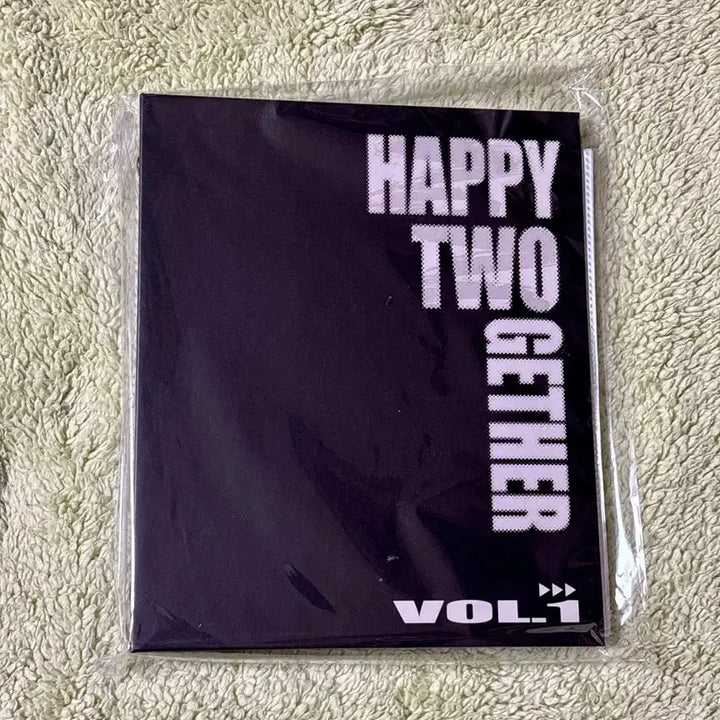 [BUNJANG] Happy Together Photocard Binder + POB Postcard / [미개봉] 해피투게더 포토카드 바인더 + 특전 엽서
