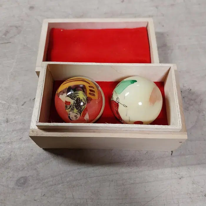 [BUNJANG] 1990s Japanese Vintage Health Exercise Hand Ball Set with Wooden Case / 1990 미사용 일본 건강개운 건강구슬 세트