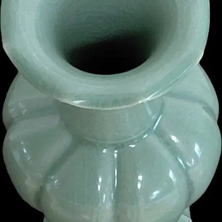 [BUNJANG] Doam Ji Sun-taek Celadon Fruit-shaped Vase / [수안보갤러리] 진품 명품 보증 도암 지순택 명장 청자 과형 화입 주병