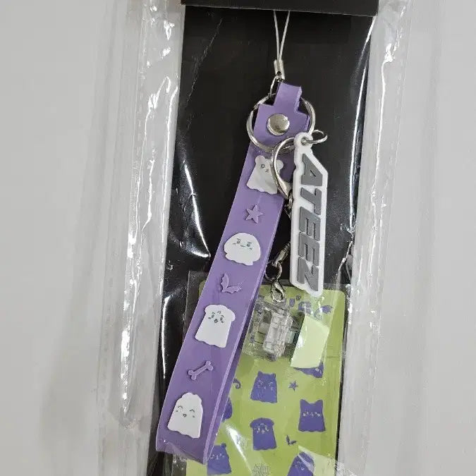 [BUNJANG] ATEEZ 2026 Fanmeeting Official MD Ghost Lightstick Strap (Photocard Included) / 에이티즈 팬미팅 MD 고스트 라이트 스틱 응원봉 스트랩 키링