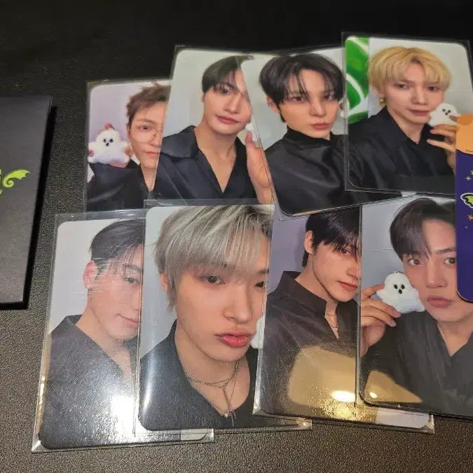 [BUNJANG] ATEEZ Fan Meeting Lucky Draw All Members Autographed Poster + ATINY Zone Photocard / 에이티즈 팬미팅 럭드 올멤 친필 싸인 포스터+에이티니존 포카