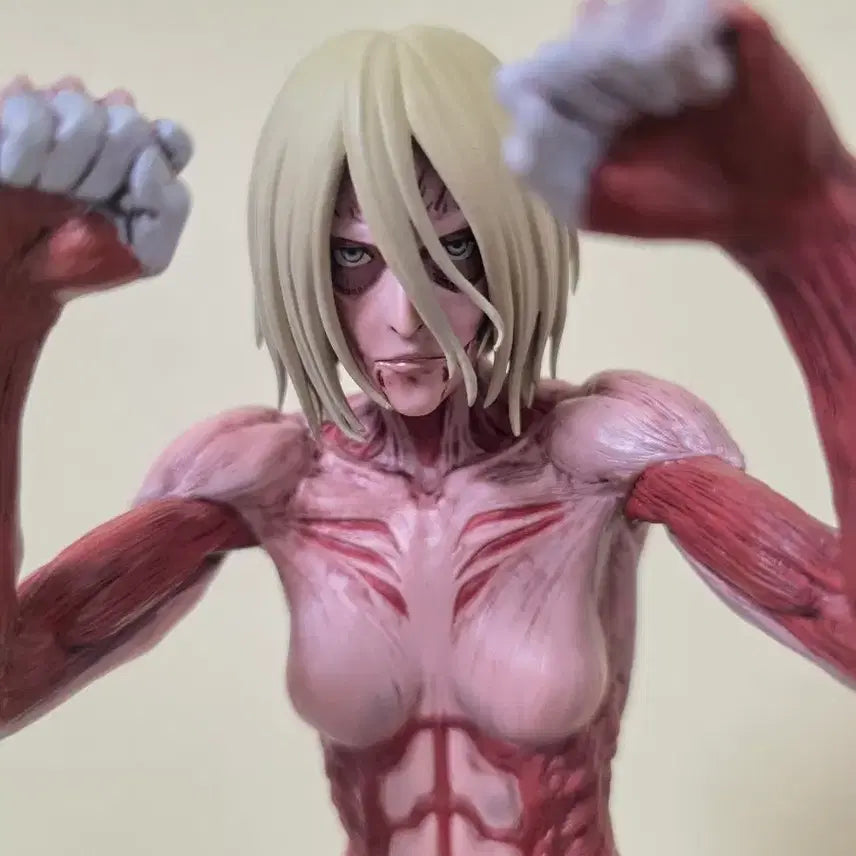 [BUNJANG] Attack on Titan Female Titan MEGAIMPACT Figure (Unsealed) / 개봉 전시) 진격의 거인 여성형 거인 MEGAIMPACT