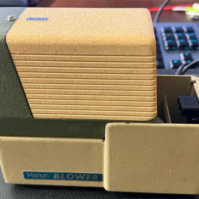 [BUNJANG] Manon Japan Vintage Slide Projector / Manon Japan 빈티지 슬라이드 환등기