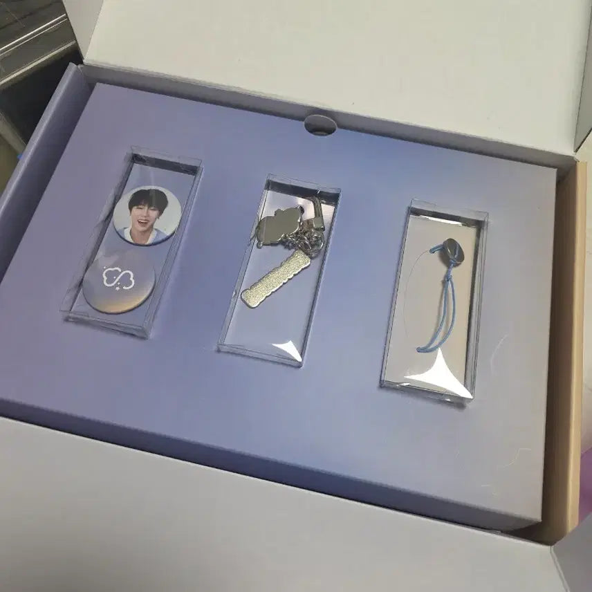 [BUNJANG] Ha Sung Woon 1st Official Fan Club Goods / 하성운 1기 공식 팬클럽 굿즈