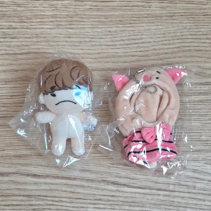 [BUNJANG] Lee Junho Piglet Keyring 10cm Plush Set (Sealed) / (미개봉 세트) 이준호 인형 잊쁘니 10cm 피글렛 키링