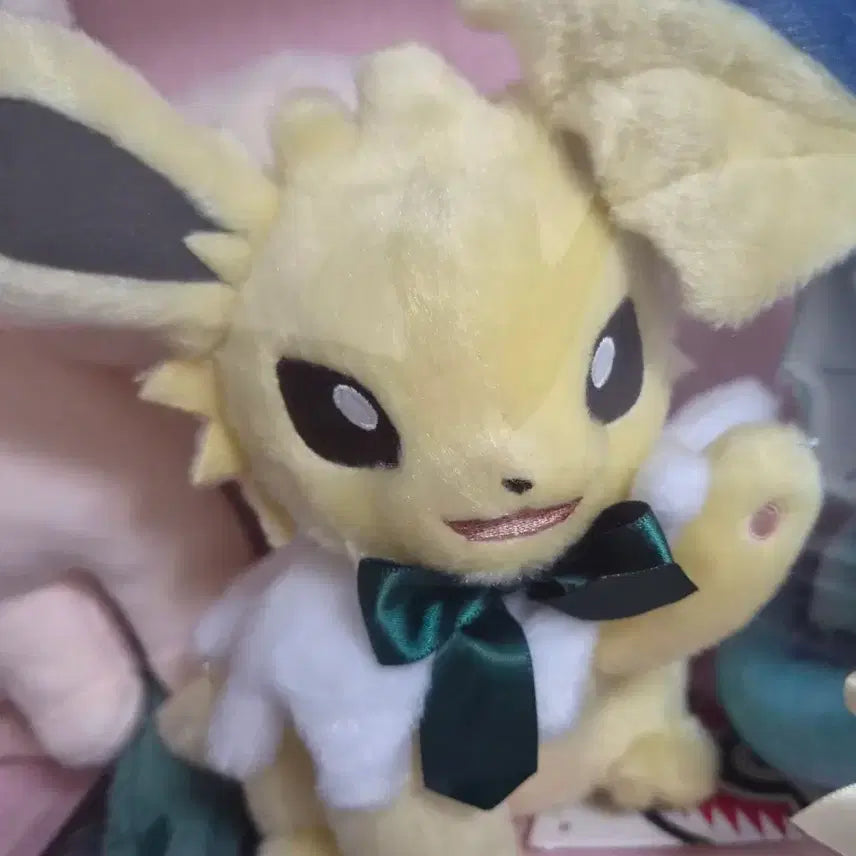 [BUNJANG] Eevee Collection High Five Jupiteon Plush Doll / 이브이 컬렉션 하이파이브 쥬피썬더 인형 누이구루미