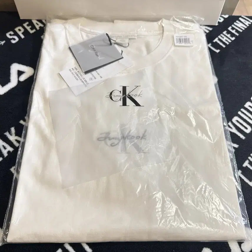 [BUNJANG] Calvin Klein x Jungkook BTS Collaboration T-Shirt / 방탄소년단 정국 캘빈클라인 티셔츠 L