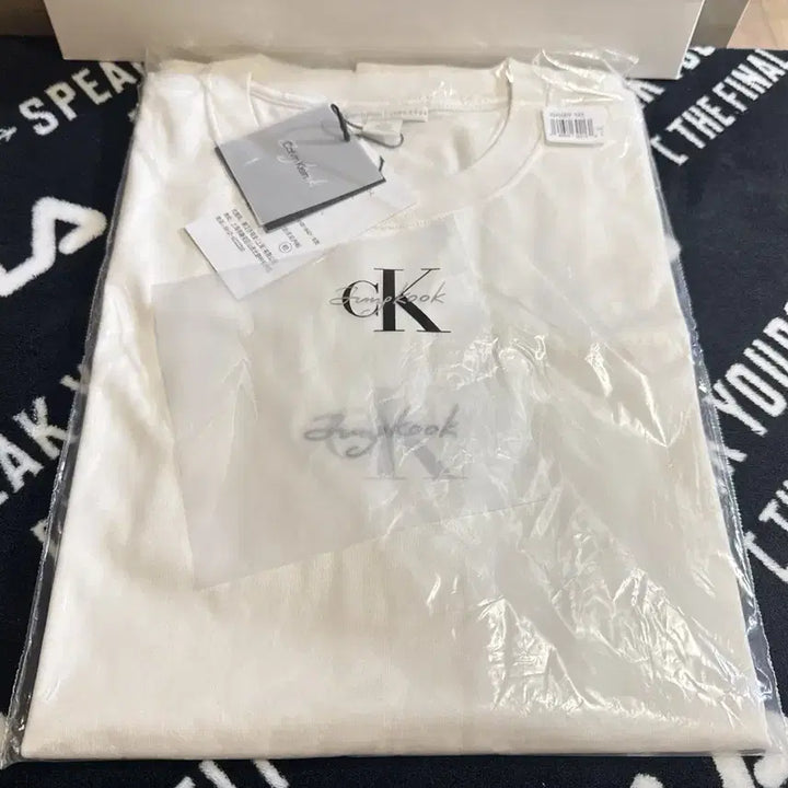 [BUNJANG] Calvin Klein x Jungkook BTS Collaboration T-Shirt / 방탄소년단 정국 캘빈클라인 티셔츠 L