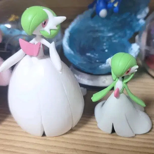 [BUNJANG] Pokemon Gardevoir &amp; Mega Gardevoir Moncolle Figure Set / 포켓몬스터 메가가디안 + 가디안 피규어 몬콜레 세트