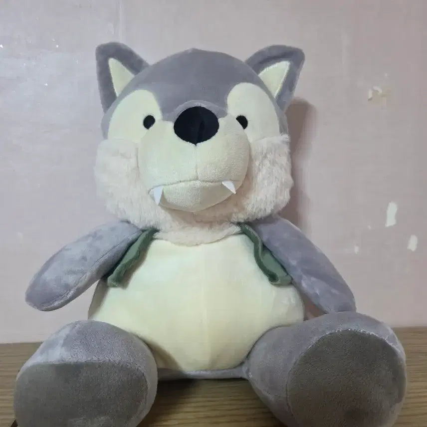 [BUNJANG] Daiso Wolf Plush Toy - Kidult Collectible, Three Little Pigs Series / 다이소 늑대 인형 키덜트 소품 아기돼지 삼형제 시리즈 늑대