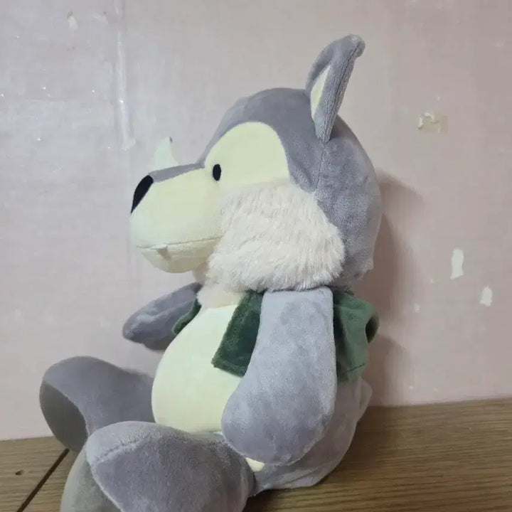 [BUNJANG] Daiso Wolf Plush Toy - Kidult Collectible, Three Little Pigs Series / 다이소 늑대 인형 키덜트 소품 아기돼지 삼형제 시리즈 늑대