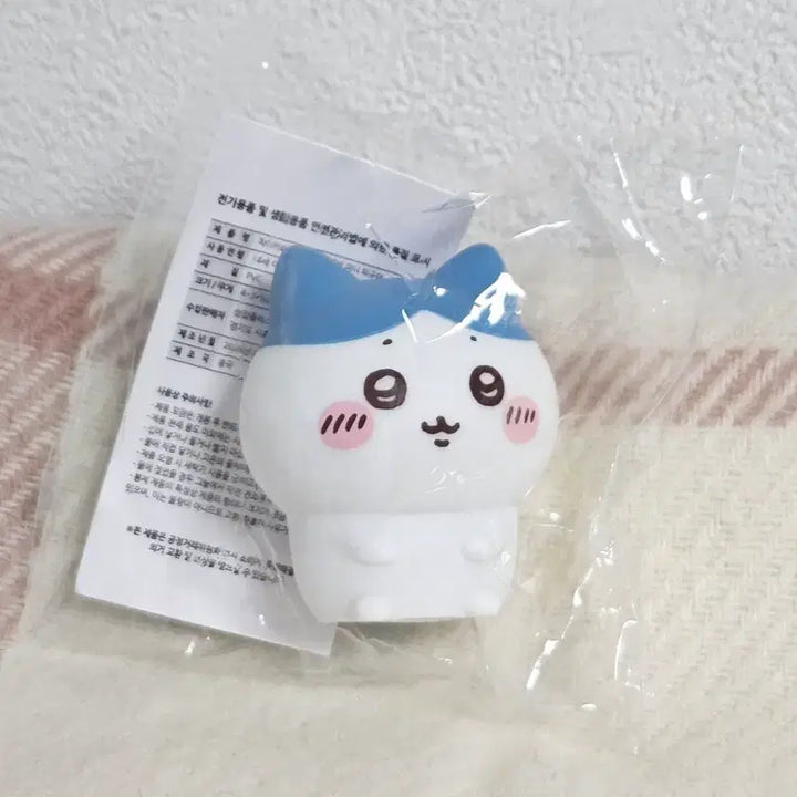 [BUNJANG] Chiikawa Hachiwari Pukapuka Floating Mini Sofubi Figure / [하치와레] 치이카와 먼작귀 퍼레이즈 푸카푸카 둥실둥실 소프비 미니 피규어