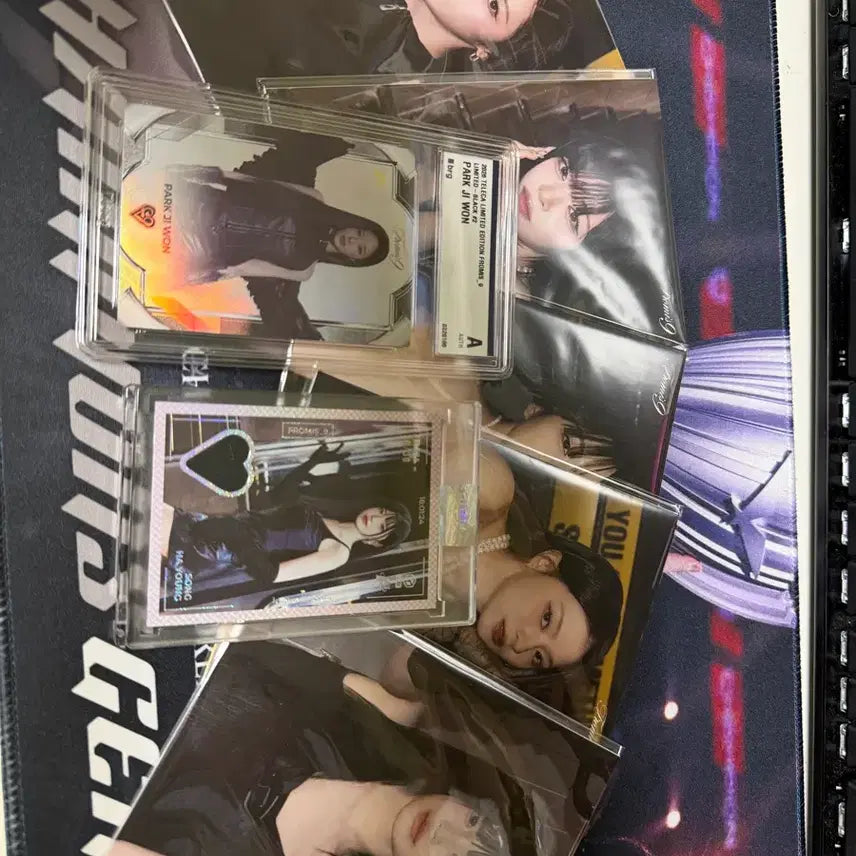 [BUNJANG] Fromis 9 Limited Edition Photocard / 프로미스나인 송하영 30한정 렐릭 + 박지원 등급카드 판매합니다