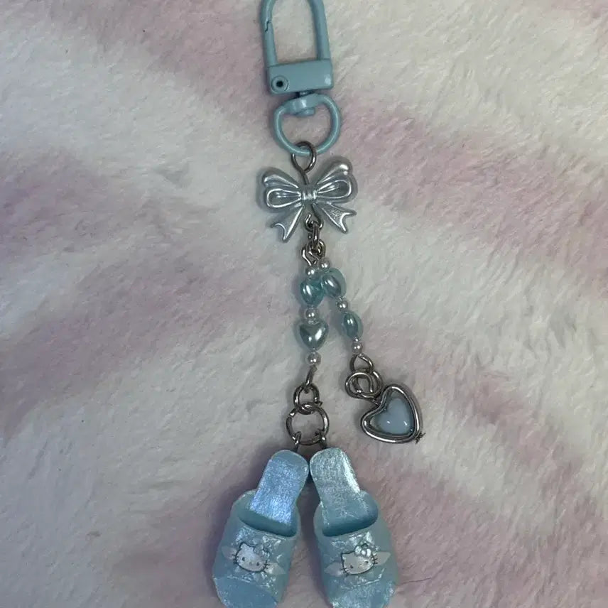 [BUNJANG] Hello Kitty Quilted Strap Sky Blue Slippers / 키티 퀼트 스트랩 퀼팅 하늘색 슬리퍼