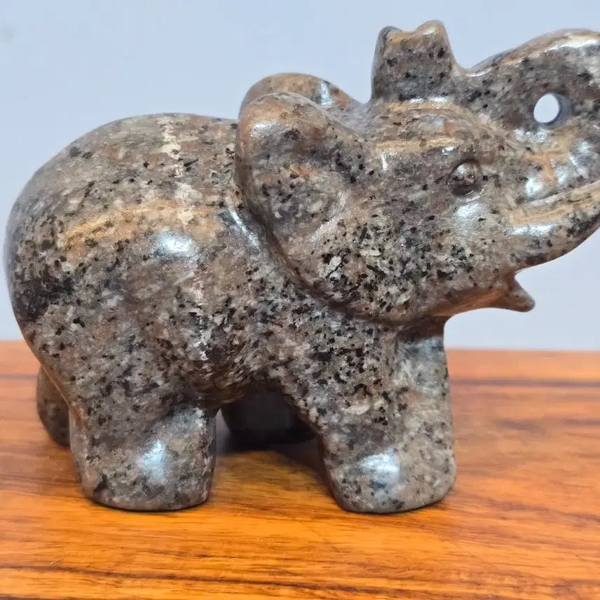 [BUNJANG] Yooperlite Elephant Stone Carving / 26072108 신비로운 광물 요퍼라이트 코끼리 수석 팝니다