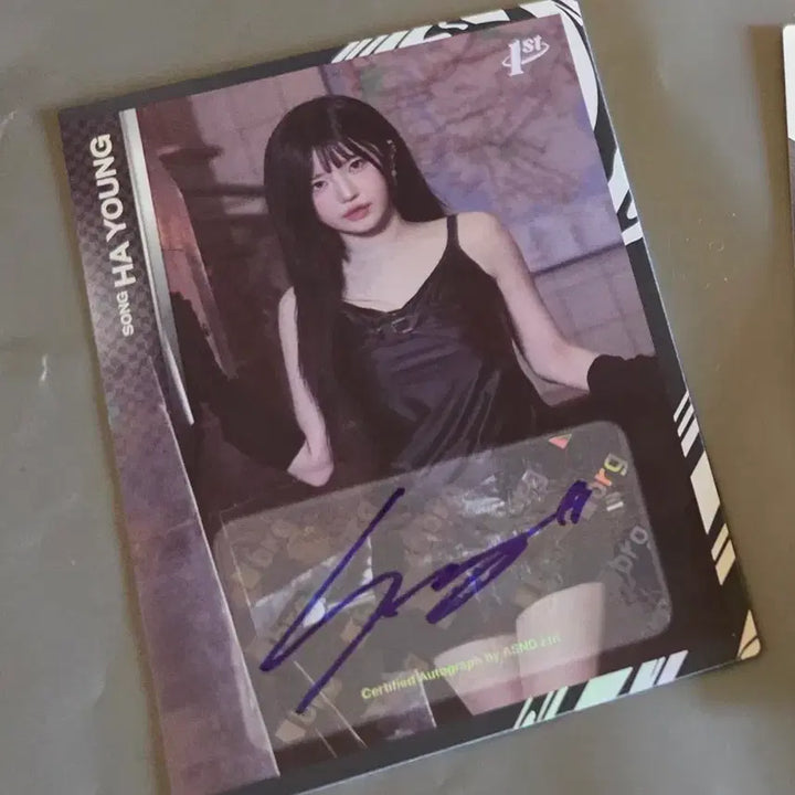 [BUNJANG] Fromis_9 Song Hayoung Autographed Photocard / 테레카 프로미스나인 송하영 오토 카드