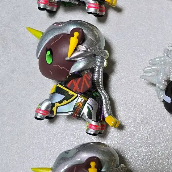 [BUNJANG] Tokidoki x Arcane Unicorno Black Light Chrome Ambesa Figure / 아케인 유니코노 토키도키 암베사 피규어 리그오브레전드