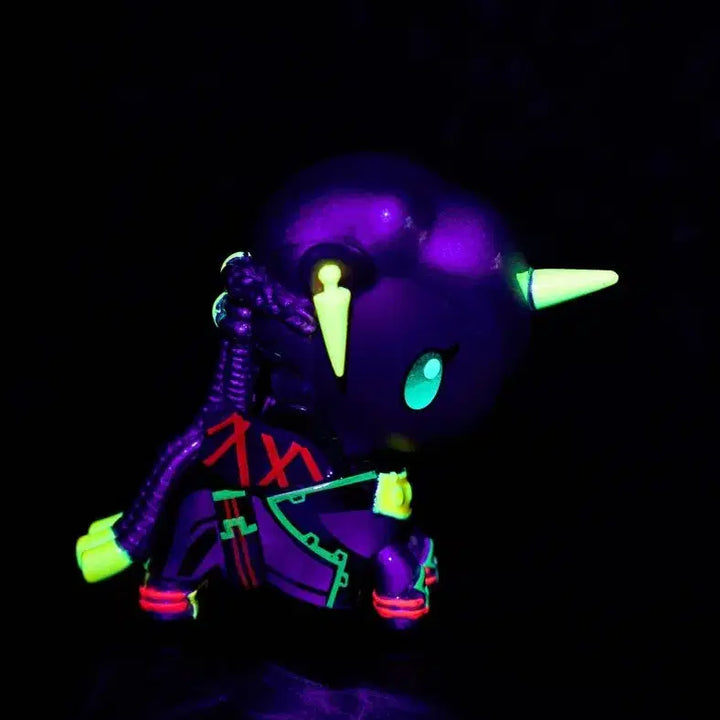 [BUNJANG] Tokidoki x Arcane Unicorno Black Light Chrome Ambesa Figure / 아케인 유니코노 토키도키 암베사 피규어 리그오브레전드