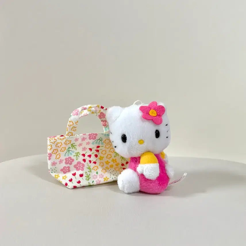 [BUNJANG] Sanrio Classic Kitty Kaohana Mini Keyring Plush Doll / 산리오 고전 키티 카오하나 인형 미니 키링 뽀실 똥키티