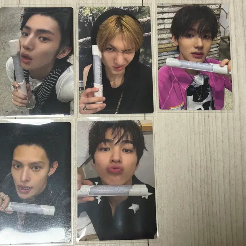 [BUNJANG] Cortis Lightstick Photocard / 코르티스 응원봉 포카 싸게 양도!!