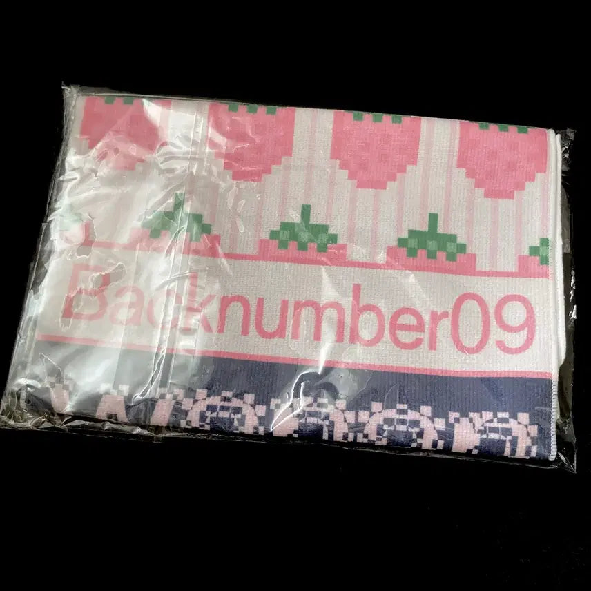 [BUNJANG] ENHYPEN Nicholas Beach Towel Lucky Draw Limited Edition / 미개봉 앤팀 니콜라스 비치타올 럭드 koyakin님 생카 비공굿 무적의여름