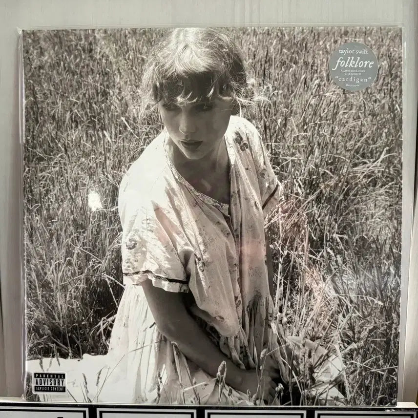 [BUNJANG] Taylor Swift folklore LP Vinyl (Unsealed) / 테일러 스위프트 Taylor Swift folklore LP 바이닐(개봉)