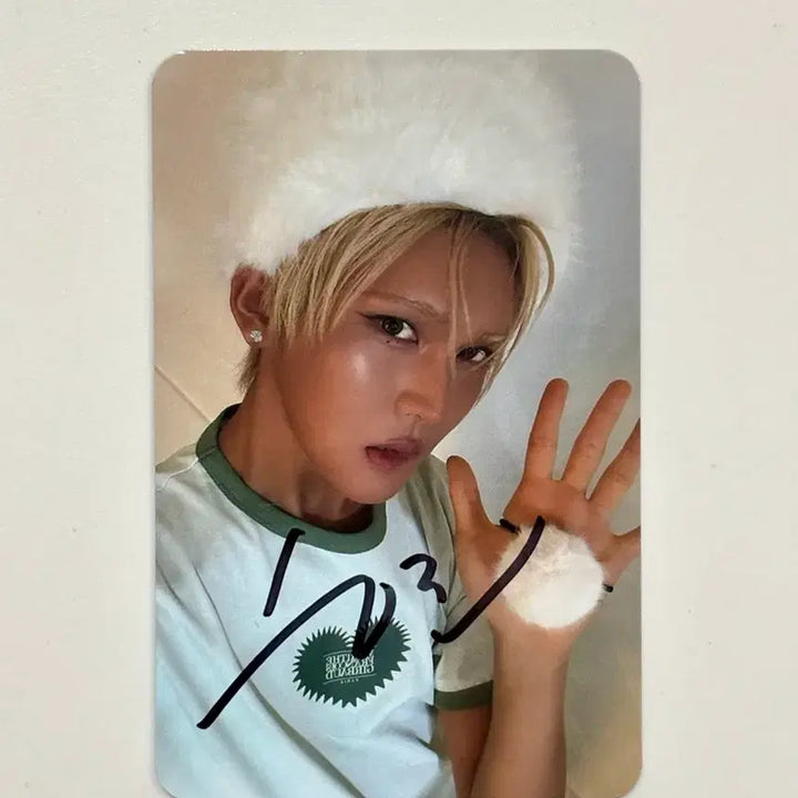 [BUNJANG] Xlov Hyun Signed Photocard / Xlov 엑스러브 HYUN 현 싸인 포카 signed pobs