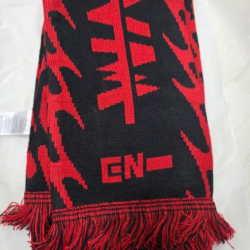 [BUNJANG] ENHYPEN Black Red Muffler / 엔하이픈 머플러 블랙 레드