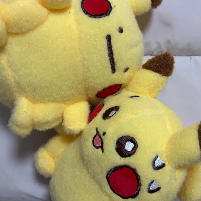 [BUNJANG] Pikachu Metamon Transformed Pikachu Pokemon Plush / 피카츄 메타몽 인형 변신 피카츄 포켓몬 인형